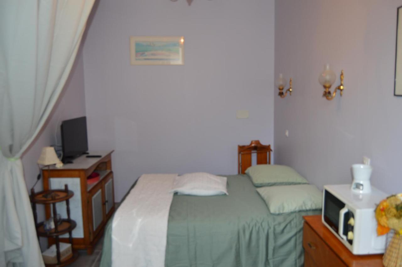 Chambre Charentaise Vars  ภายนอก รูปภาพ